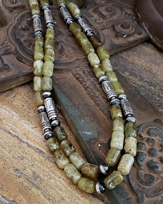 Light green garnet tube bead necklace set 
